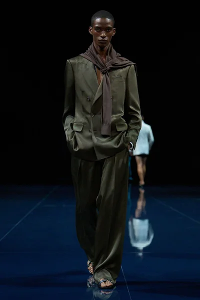 Look 11